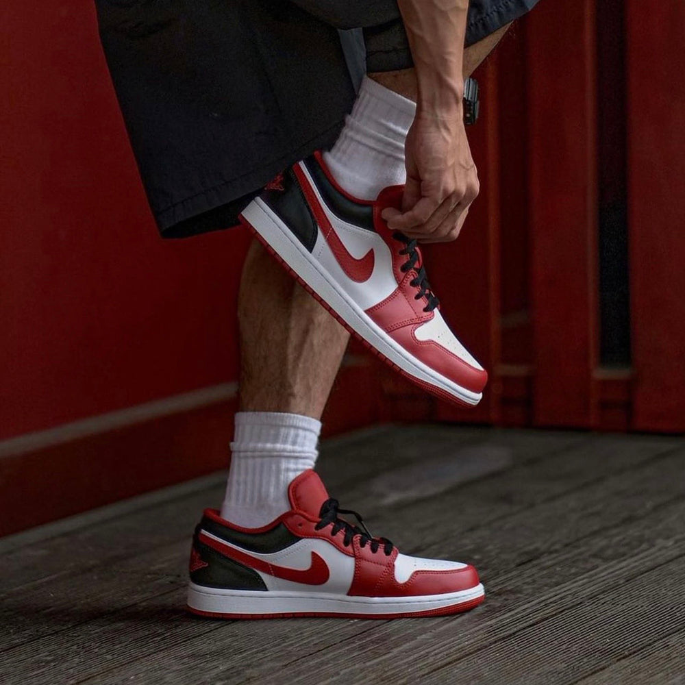 Air Jordan 1 Low Bulls