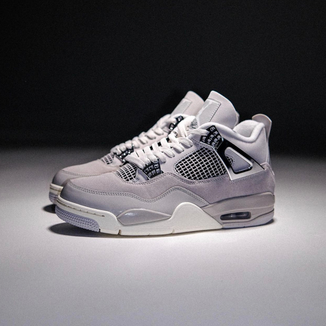 Nike Air Jordan 4 Frozen Moments