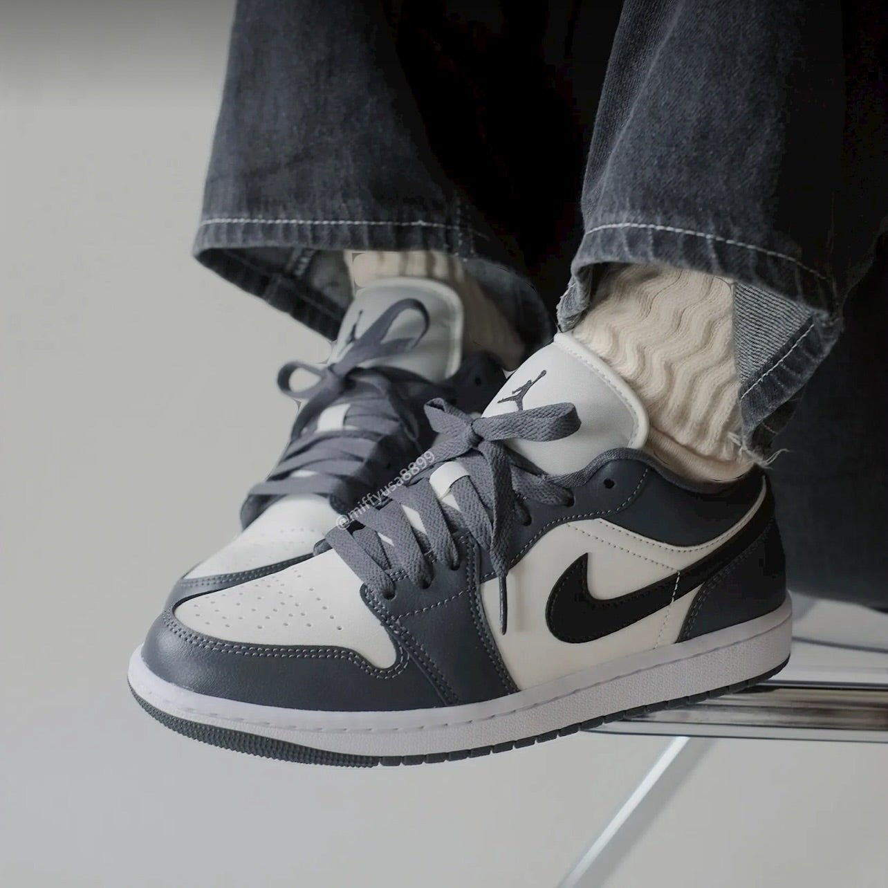 Air Jordan 1 Low Dark Grey