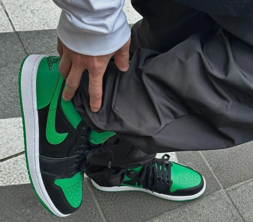 Air Jordan 1 Low Lucky Green