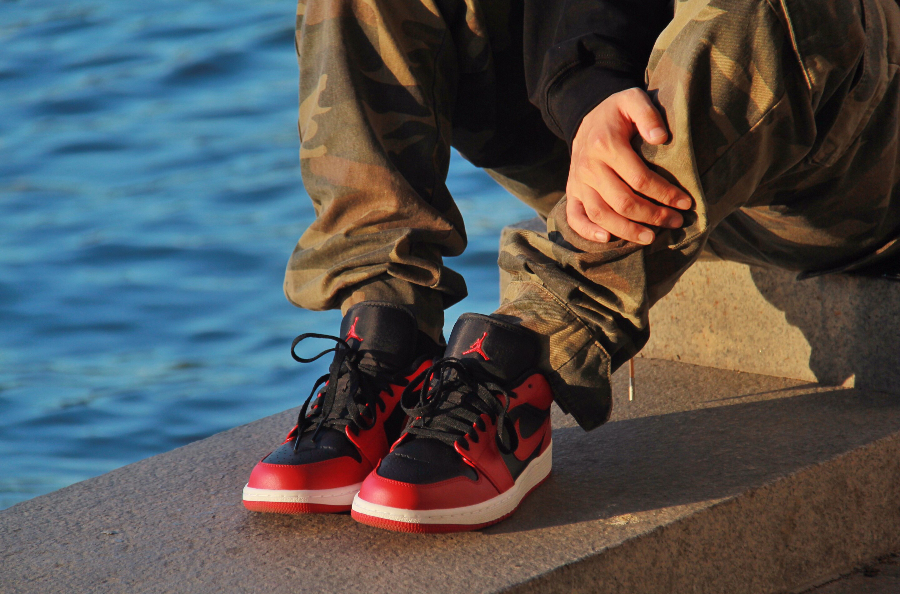 Air Jordan 1 Low Reverse Bred